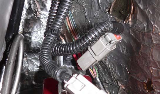 Control wiring is composed of two harnesses.