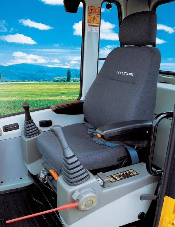 Technology in Cab Design TECHNOLOGY IN CAB DESIGN 04 / 05 Operator s Comfort is Foremost. Wide Cab Exceeds Industry Standards. Visibility!