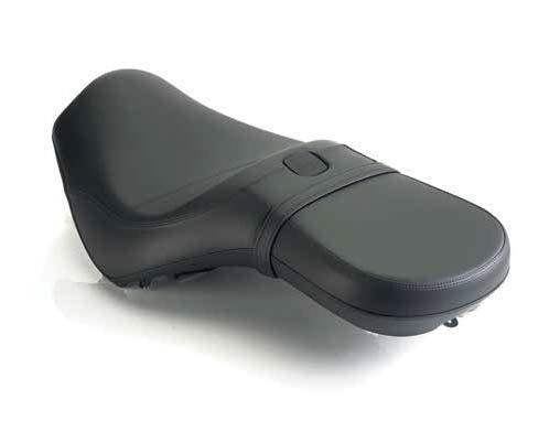 LONGHAUL TOURING SEAT - DUAL 0.2 Fabric matched with A9708261, Longhaul Sissy bar pad, can be installed with Rider Backrest OBA. T2305357 LONGHAUL RIDER SEAT 0.
