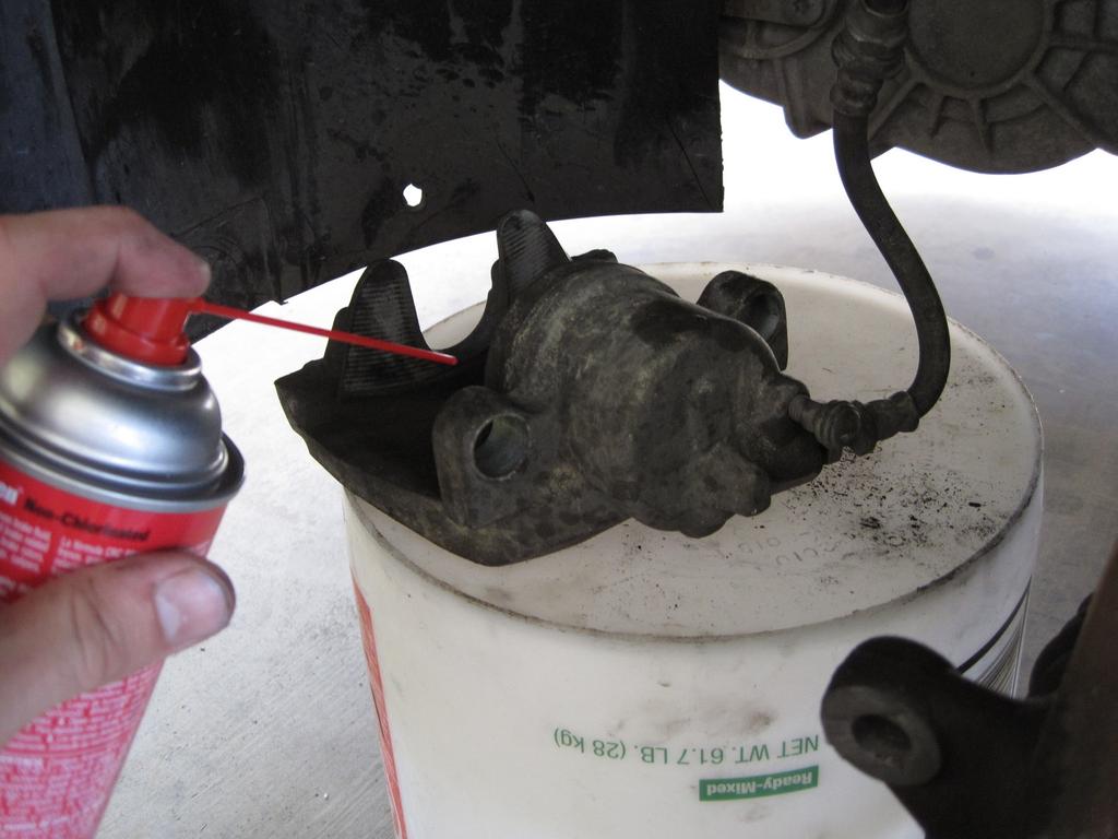 Step 16 Clean the rotor, caliper, and all other hardware with an aerosol brake cleaner.