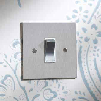 The wide range of socket outlets that we offer include a selection of network