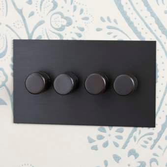 The Antique Bronze finish is low-maintenance and will stand the test of time.