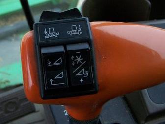 Turn MODE switch on Headsight control unit to HGT or HGT & TILT. 2. Engage Header clutch.