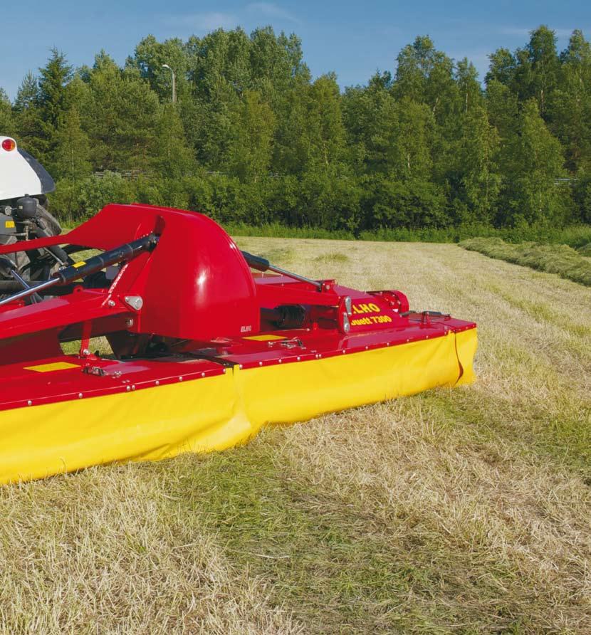 The ELHO Duett 7300 mower conditioner is to be rear mounted on a tractor with reverse drive, ensuring excellent visibility.