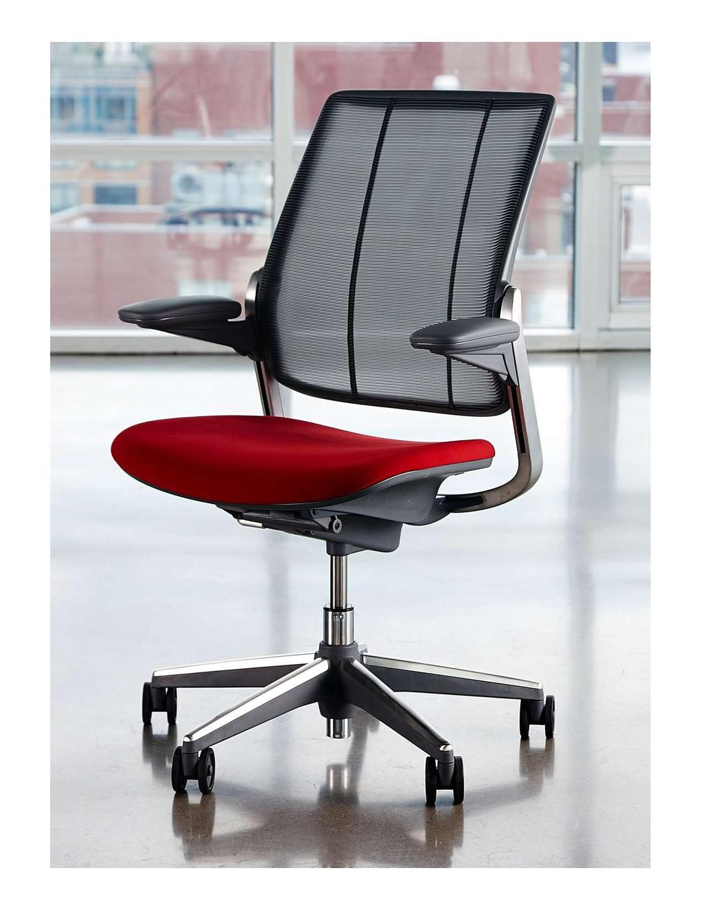 DIFFRIENT SMART Ideal for any designed environment, Diffrient Smart features aesthetics that are as minimal visually as the chair is functional.