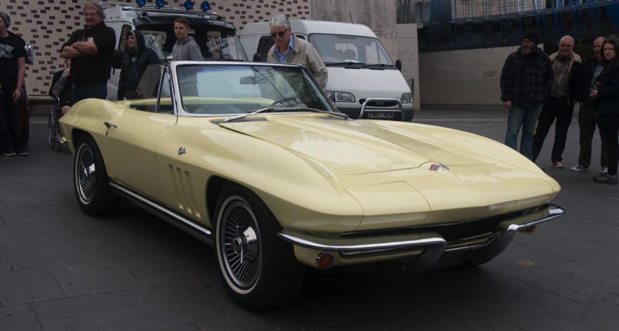 Chevrolet Corvette Stingray Other modern American muscle cars included a convertible