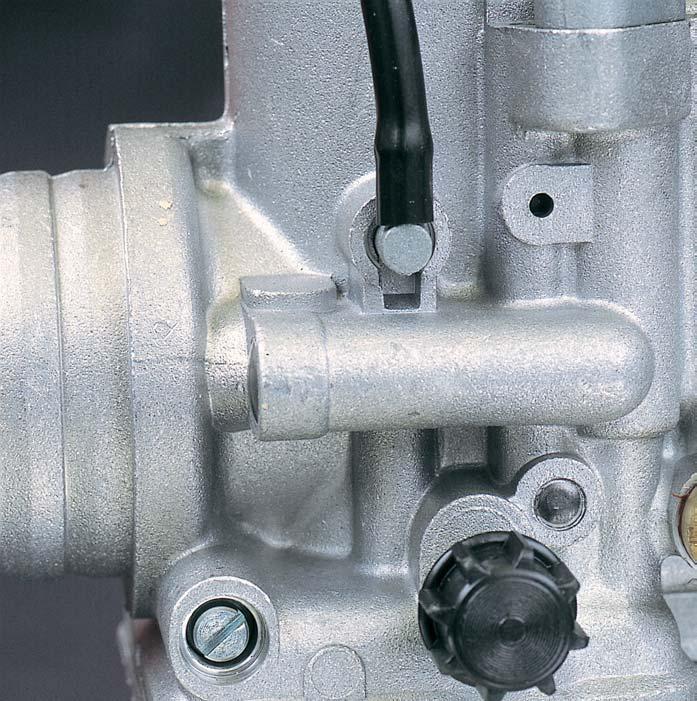 Here above we see two of the same model of carburetors, but with two different idle circuit adjustment systems.