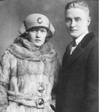 Scott & Zelda Fitzgerald On academic probation, Fitzgerald joined the army as a 2nd lieutenant in 1917.