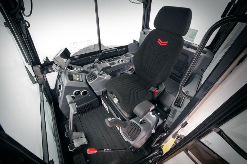 SPACIOUS AND COMFORTABLE CABIN VOLUME XXL The volume of the cabin is comparable to the one of an 8t machine, offering up to 41% more space compared to its main competitors.