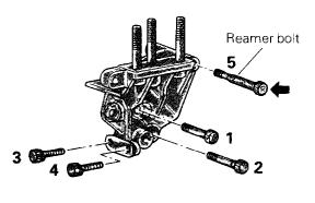Remove the engine support bracket in the numbered sequence shown in the illustration.