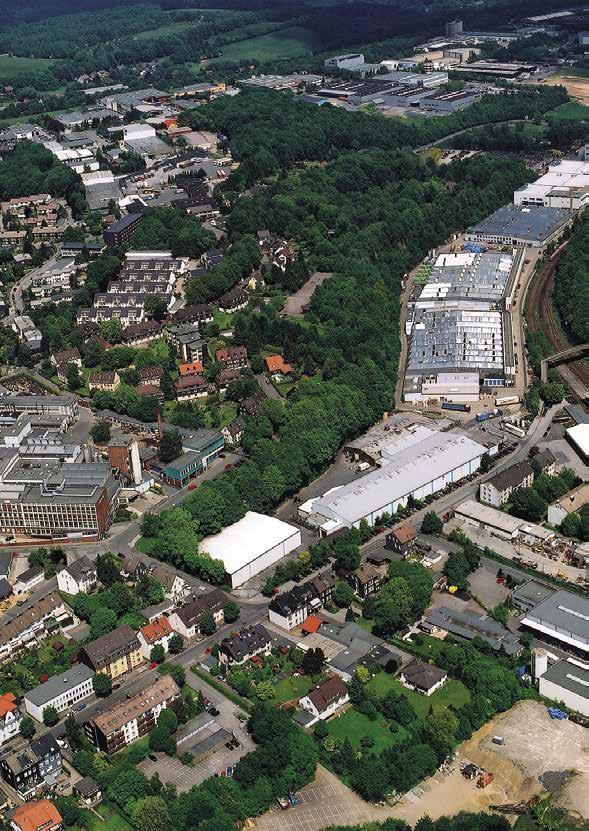 Wuppertal Starting year: 1874 Employees: about 400 Yearly production: about 17,000 t 1935 First production of cables with plastic sheath (German-wide), approved 1954 by VDE as