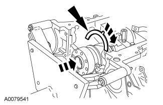 NOTE: Make sure the side of the thrust washer, with three 5-mm wide oil grooves, faces the crankshaft thrust surface.