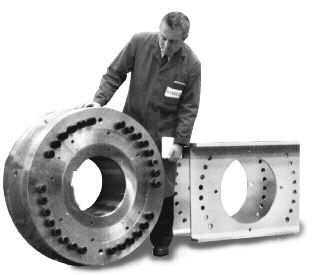 Sprag Clutch Holdbacks Backstopping Heavy duty Sprag Clutches eliminate reverse rotation when used on non-backdriving applications. Often referred to as Backstops.