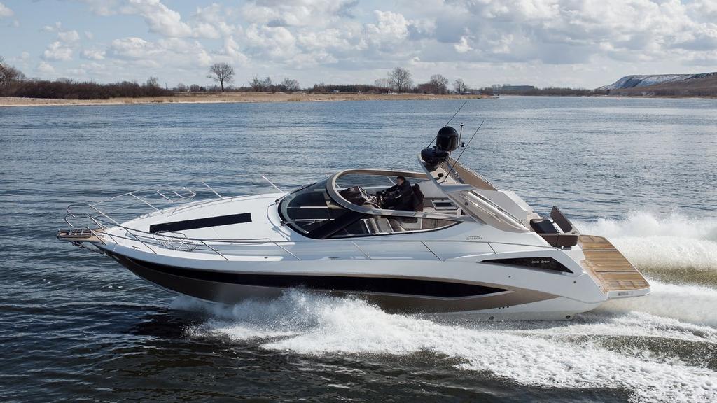 The roomy, functional interior makes this model a complete package. As with every Galeon, the 385 features exceptional performance and precise handling.