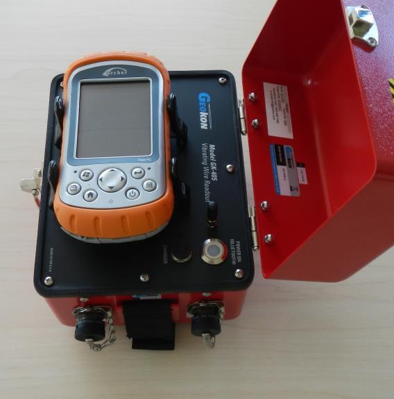 6 3.3 Operation of the GK405 Readout Box The GK-405 Vibrating Wire Readout is made up of two components: the Readout Unit, consisting of a Windows Mobile handheld PC running the GK-405 Vibrating Wire