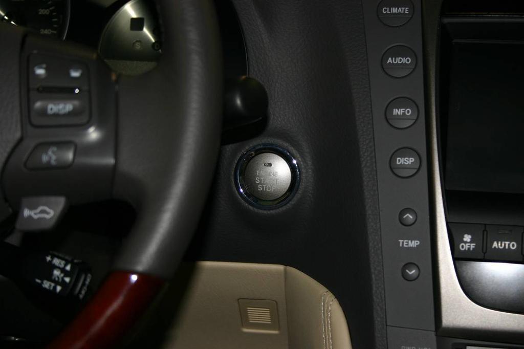 KEYLESS ENTRY AND KEYLESS IGNITION OPERATION: The 2006 Lexus GS series vehicles do not require the operator to insert a key into a key cylinder to unlock a door or start the vehicle.