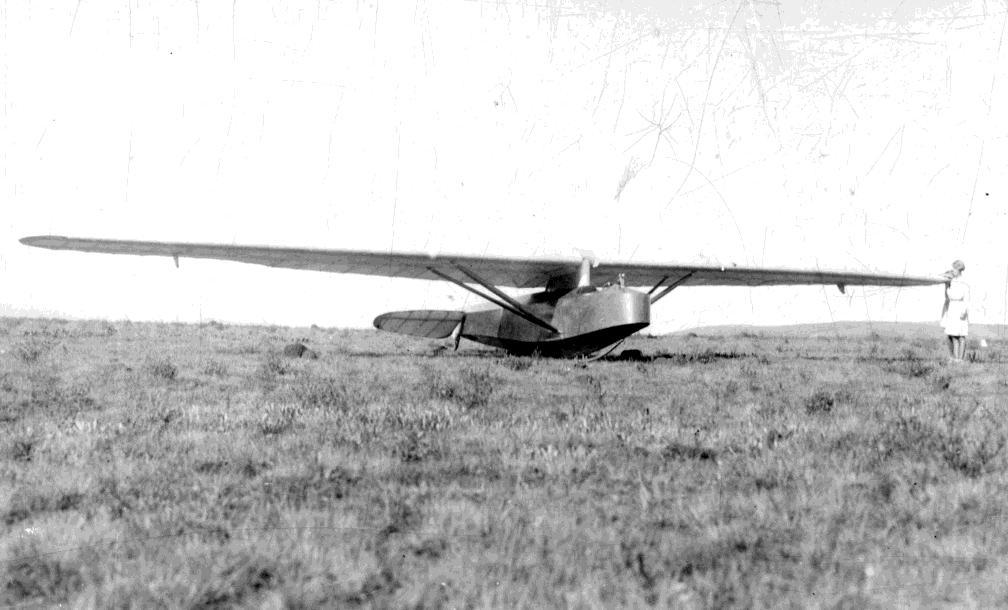 Advanced Glider called Avis: In 1931 Mr Vine and Mr Goedvolk produced a more advanced Glider which they named Avis.