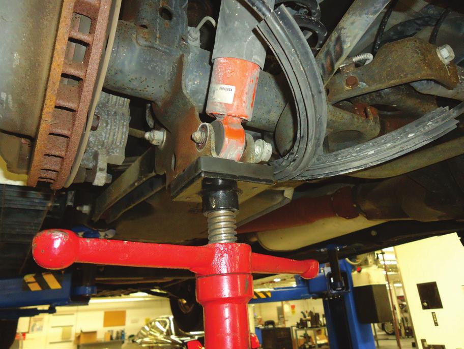 SUPPORT THE AXLE TO RELIEVE PRESSURE FROM