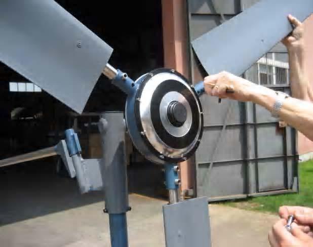 generator head) STEP 4 - ASSEMBLY OF THE ROTOR BLADES