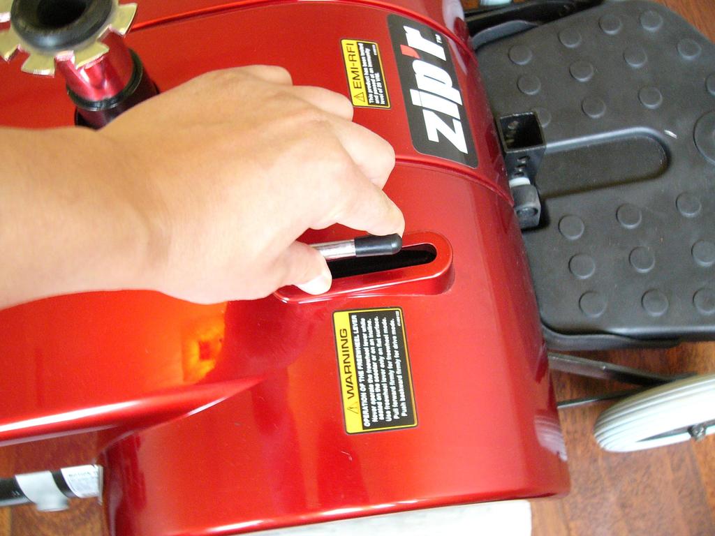 Battery posts, terminals, and related accessories contain lead and lead compounds. NEVER allow any of your tools and/or battery cables to contact both battery terminal(s)/post(s) at the same time.