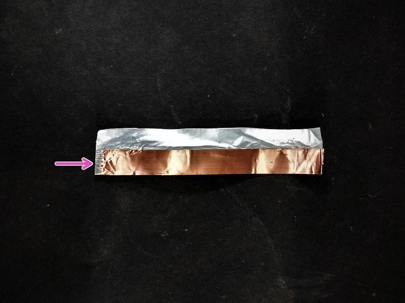 For easier electrical connection it is better if the copper strip is 2 mm shorter than the aluminium strip.