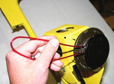 Inspect the Z-Trimmer before each and every use. Examine the base plate to ensure the Z-Trimmer is tightly secured to your machine. Make sure the power cable is secure.