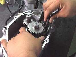 TRANSMISSION TRANSMISSION INSPECTION 4. Remove output shaft 5. Remove main shaft and shift fork as an assembly. 7.