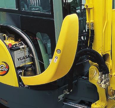 Easy access to maintenance points Large rear bonnet allowing access to all engine components and hydraulic pumps.