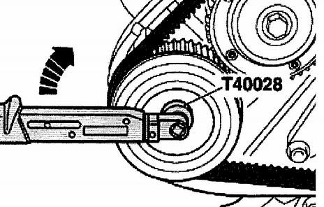 Turn rotor of camshaft adjuster at right cylinder bank clockwise to 10 Nm up to stop (arrow).