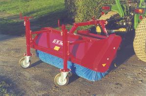 FINISHING MOWER Suitable for cutting semi lawn areas. 3 blade rotors, belt driven.