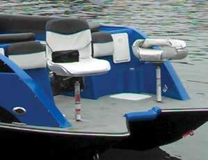 ..12 140hp Outboard Front & Rear Fish Chairs & U-Shaped Rear Lounge Changing Room