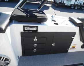 ..12 140hp Outboard Front Fish Chairs & Reclining Rear Lounge Changing Room LED