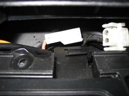 The cigarette lighter power plug must be disconnected and unclipped from the