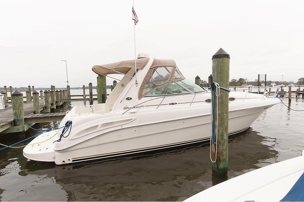 VIC REDDEN Knot 10 Yacht Sales 106 Wells Cove Road (behind Fishermens Inn & Crab Deck Turquoise Buildings) Grasonville, MD, US Office: (844) 815-0508 Mobile: (410) 924-6905 vic@knot10.