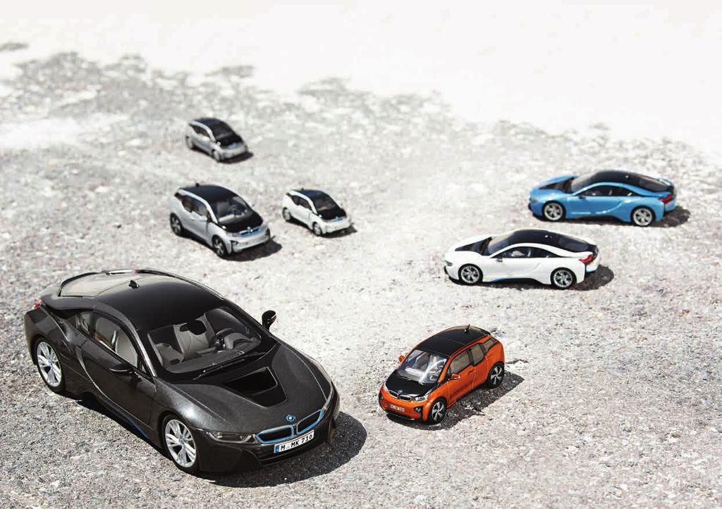 A PERFECT MIX OF INNOVATION AND DESIGN. * Possibly with fewer functioning features at scales 1:43 and 1:64. Scale: 1:64, while stocks last. BMW i. 20 BMW i3.