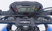 The comprehensive instrument cluster is centered on an illumination level-adjustable LCD.