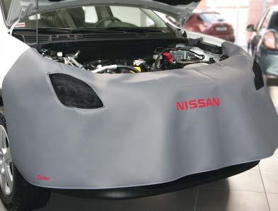With red silkscreen printing NISSAN. Size: about 113 x 70 cm Weight: about 1.