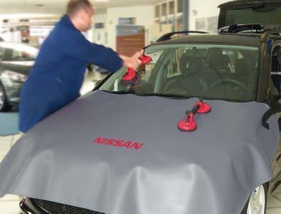 Brand specific bonnet cover for NISSAN O/N D-N 70-05 The bonnet cover protects the entire bonnet during windscreen repairs.