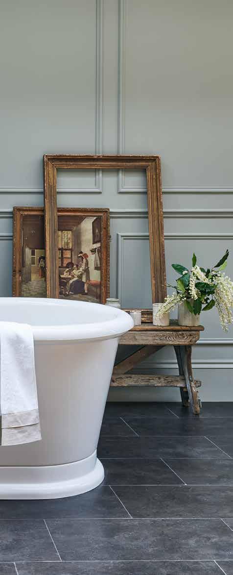 THE STUNNING LONDON BATH The double-ended London
