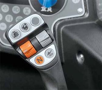 Ergonomic Joystick Console on the operator's seat: everything under control with one hand.