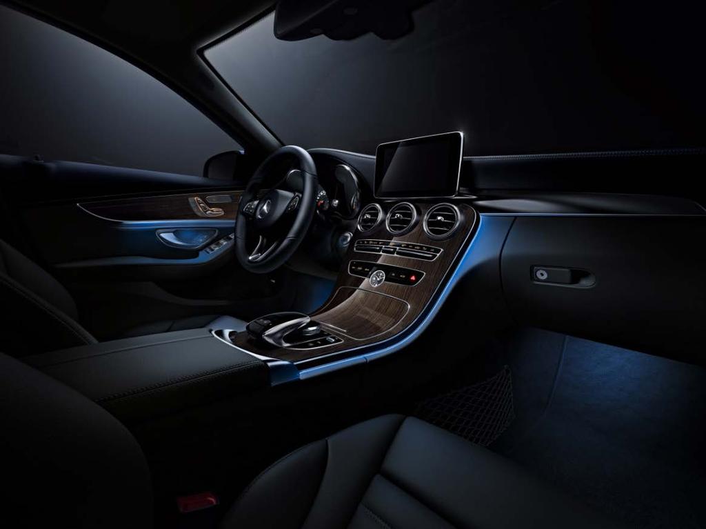 Interior Options: Ambient Lighting (part of 318 Interior Package)