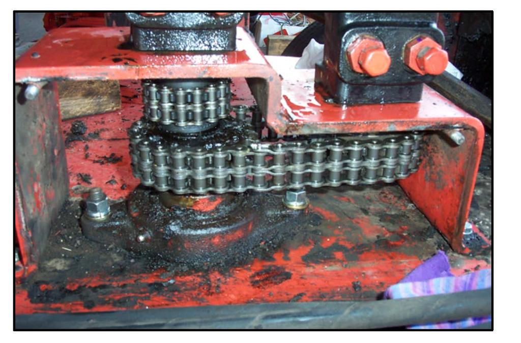 Chapter 6 Maintenance Instructions Table 6-22 Material Pump Replacement (continued) Step Action 29 Slide the agitator hydraulic motor away from the material pump hydraulic motor to tighten the