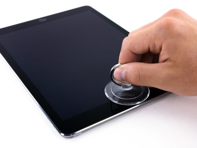 Step 5 Place a suction cup over the ipad's front-facing camera and press down to create a