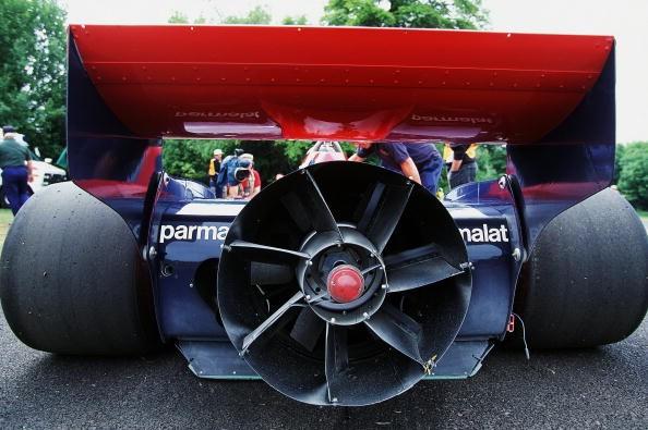 Historical milestones racing cars 1978: Brabham BT46B, vacuum-cleaner Response of Bernie Ecclestone to the diffuser. Niki Lauda won everything with it, but it was: Banned. http://forma1-f1.hu/index.