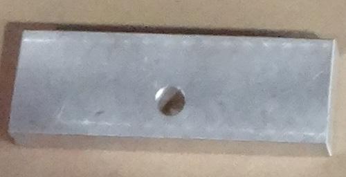 Make sure that the rounded edges of the bracket are on the same side as the large air fitting hole.