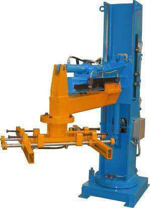 MANIPULATOR-loading core : The machine is made of sturdy welded milled and bored. It consists mainly of a base which carries a column rotating the carrier arm.