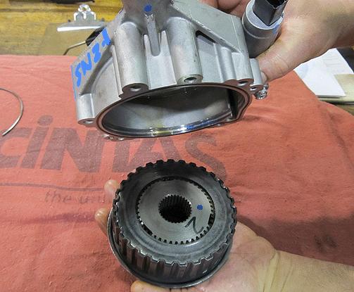 Remove the limited slip differential clutch low and high pressure pipes from the differential clutch. 6.