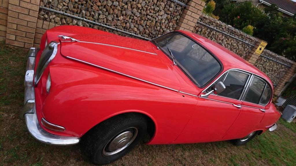 Jaguar - Red 1967 3.