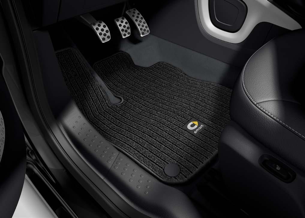 Drivers and front passengers mats, for example A453 680 1605 9G33 Ribbed floor mats.