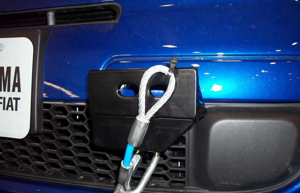 Attach the 8" safety cables with the cable connectors (Q-Links) to the front of the receiver braces (Fig.M). 14. Attach the ends of the safety cables to the tow vehicle's safety cables. 15.